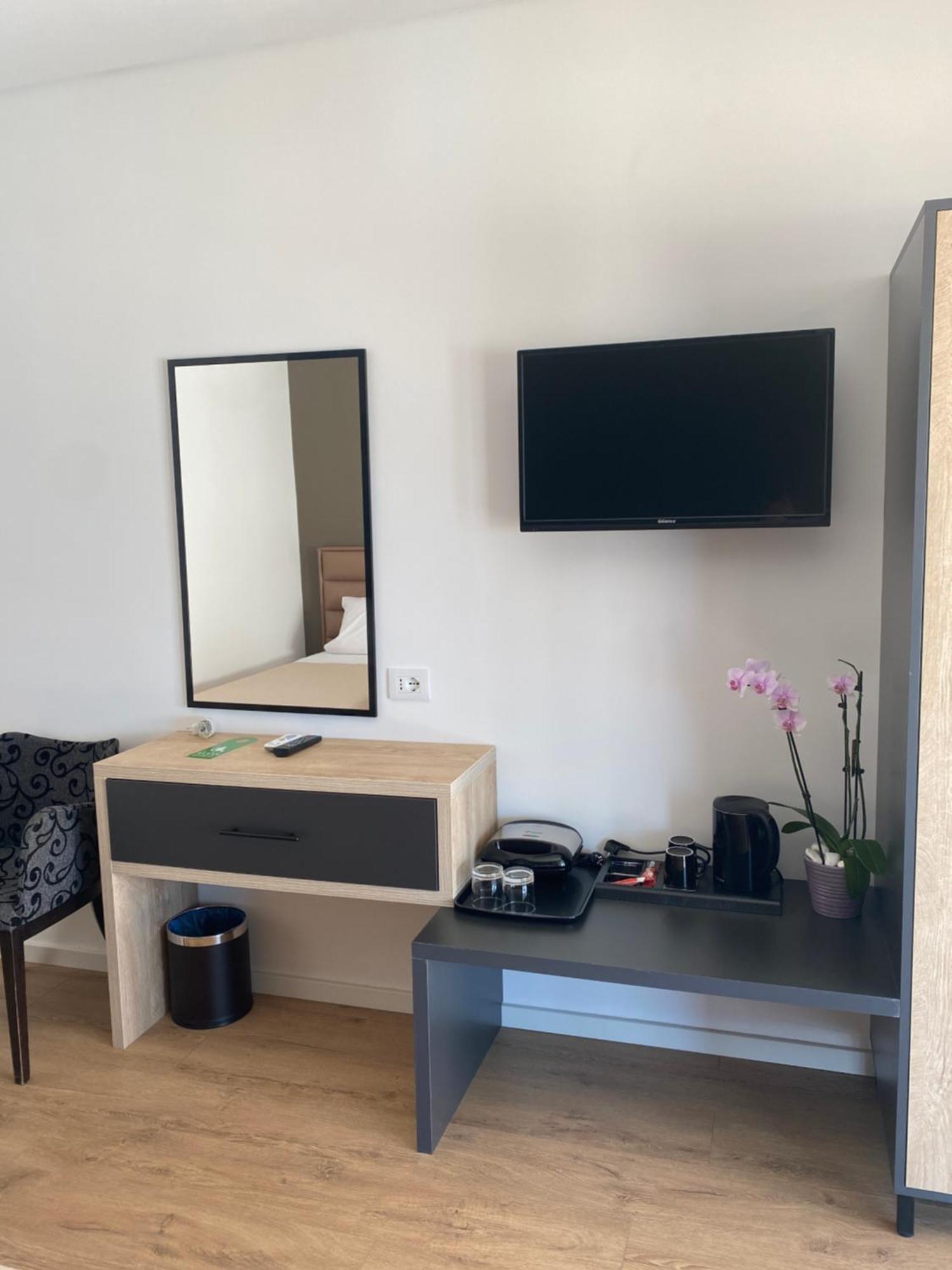 Augusto Rooms Sarandë 外观 照片